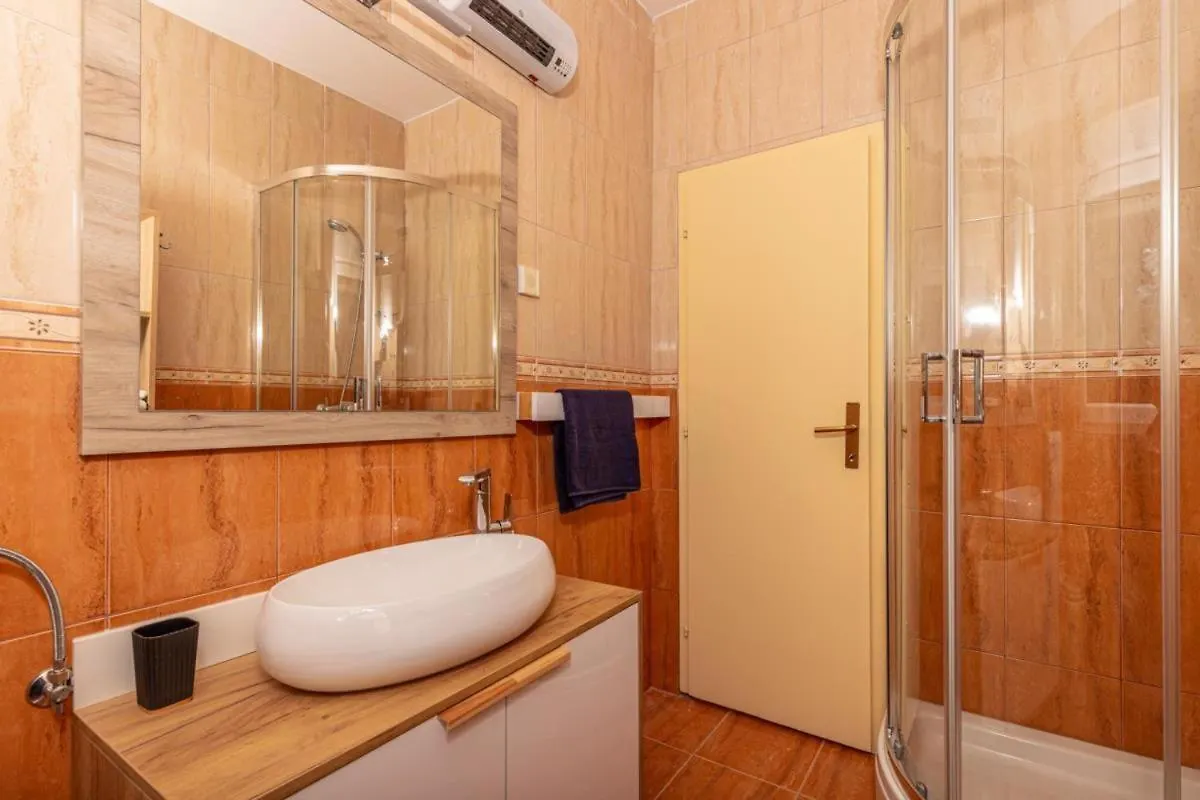 Apartments With A Parking Space Jusici, Opatija - 15874 Kastav